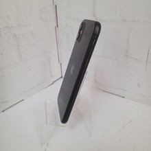 Смартфон Apple iPhone 11 4/64 Черный — миниатюра 4