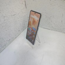 Смартфон Infinix HOT 40 Pro 8/256 Желтый — миниатюра 4