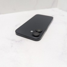 Смартфон Apple iPhone 16 8/128 Черный — миниатюра 5