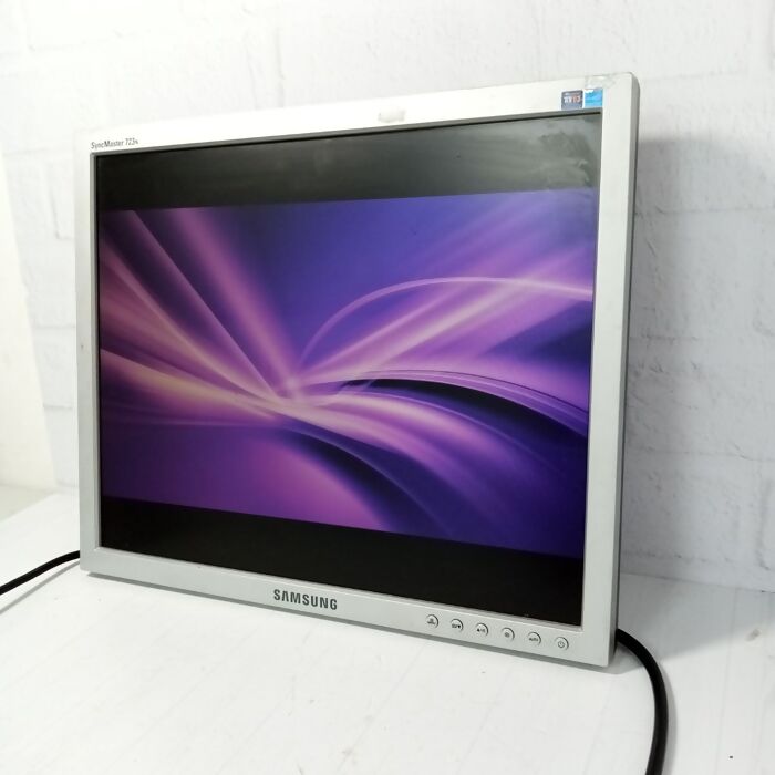 Монитор Samsung SynsMaster 723N