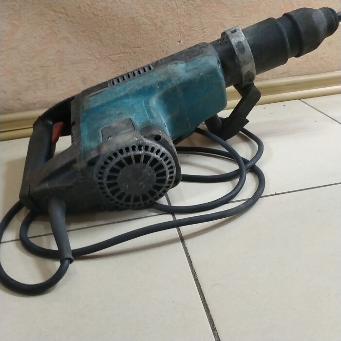 Отбойный молоток Makita HR5001C