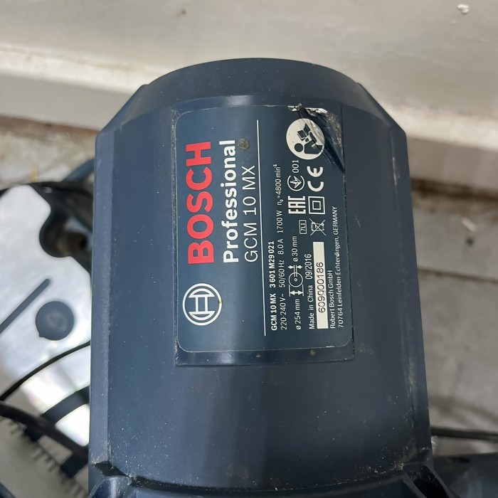 Торцовочная пила Bosch GCM 10 MX