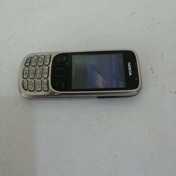 Кнопочный телефон Nokia 2330 Classic