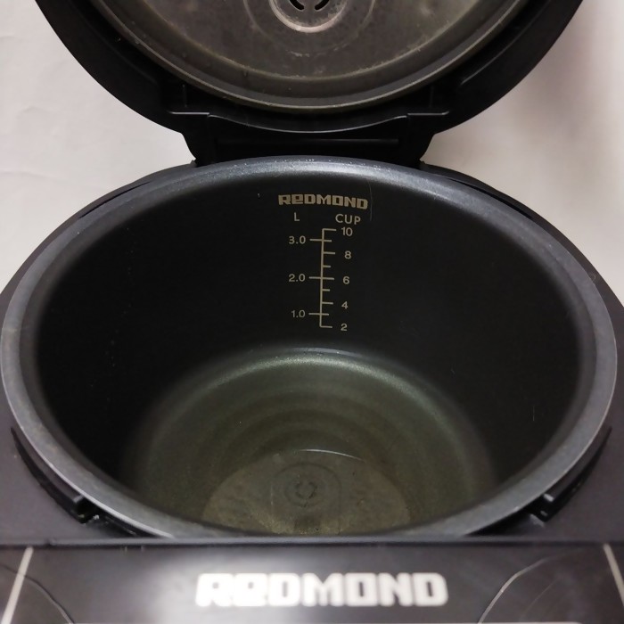 Мультиварка Redmond RMC-IHM303