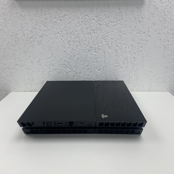 Игровая приставка Sony PlayStation 4 Cun-1008A