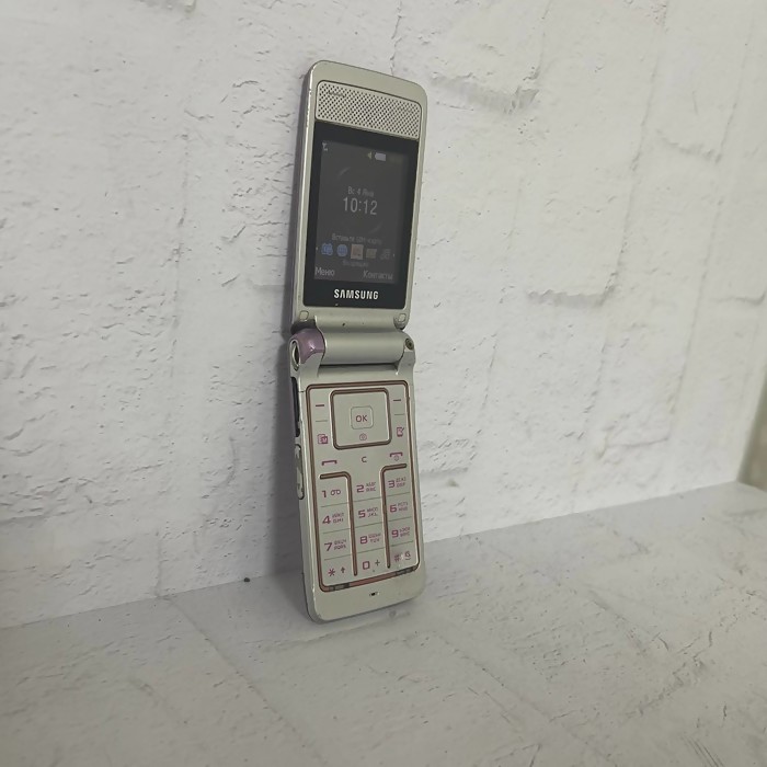 Кнопочный телефон Samaung GT-S5560I