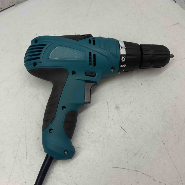 Дрель-шуруповерт Makita DF0300