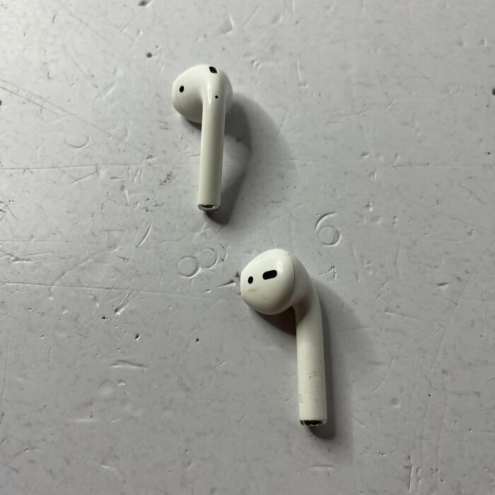 Беспроводные наушники Apple AirPods 2 (1 поколение)