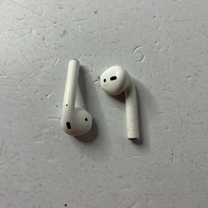 Беспроводные наушники Apple AirPods 2 (1 поколение)