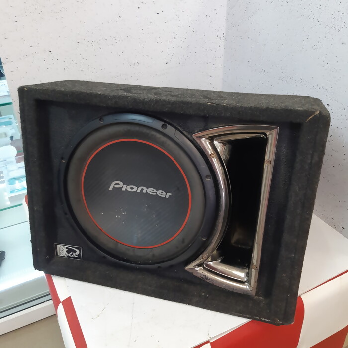 Сабвуфер Pioneer в коробе