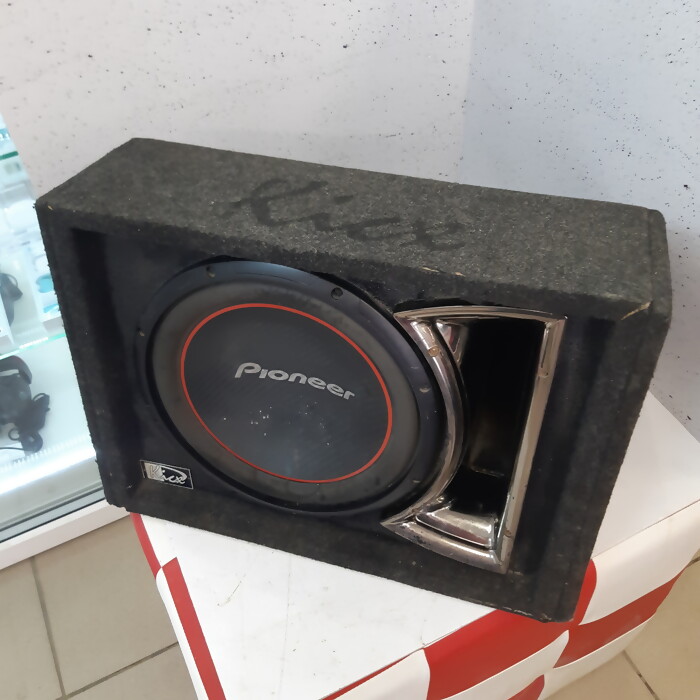 Сабвуфер Pioneer в коробе