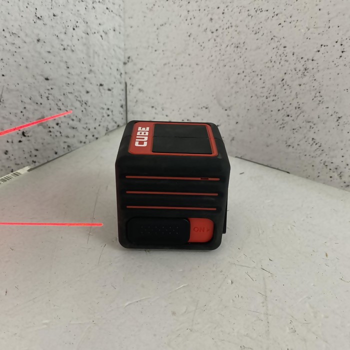 Лазерный уровень Cube Laser class 2