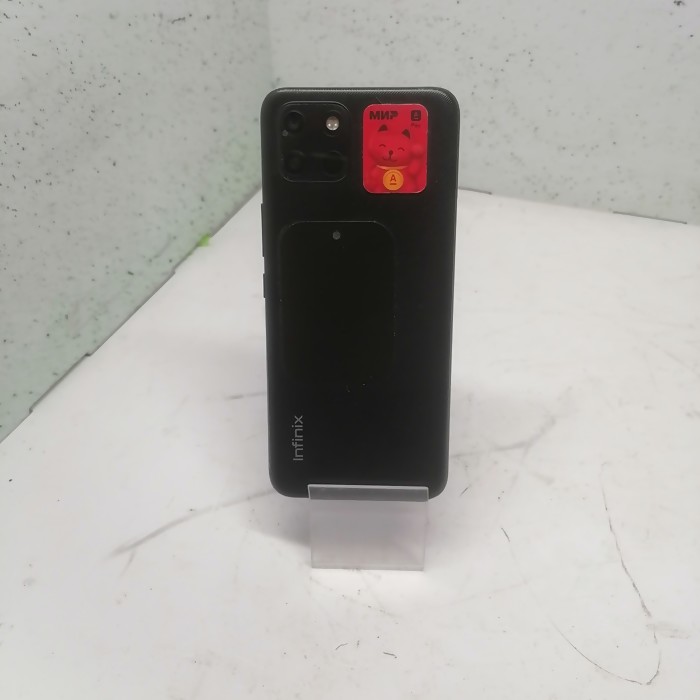 Смартфон Infinix Smart 6 HD 2/32 черный