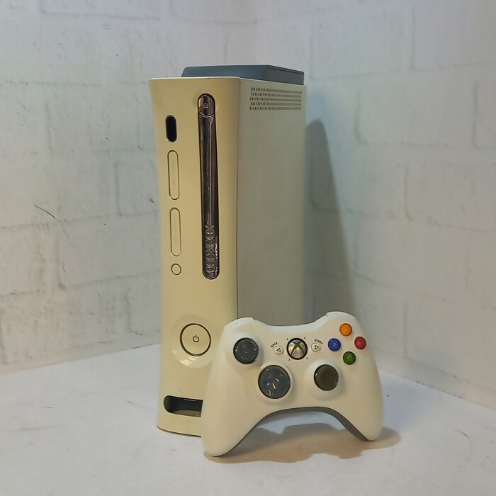 Игровая приставка Microsoft Xbox 360