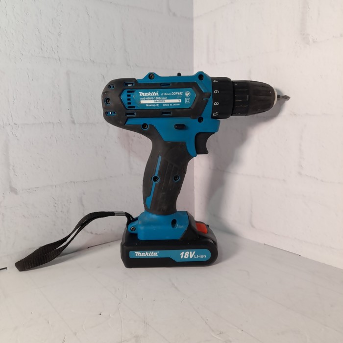 Дрель-шуруповерт Makita DDF482