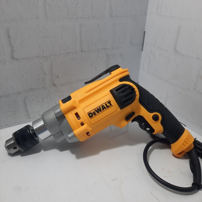 Дрель DeWalt DWD024