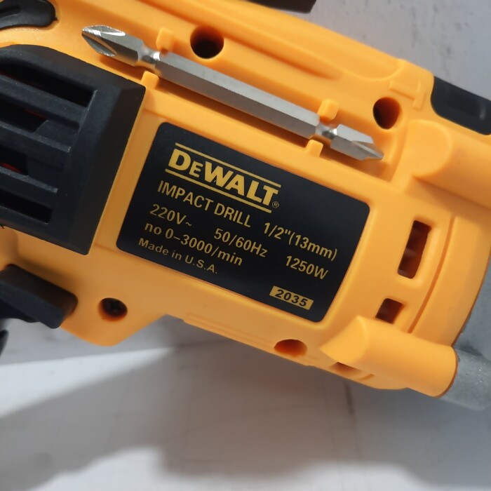 Дрель DeWalt DWD024