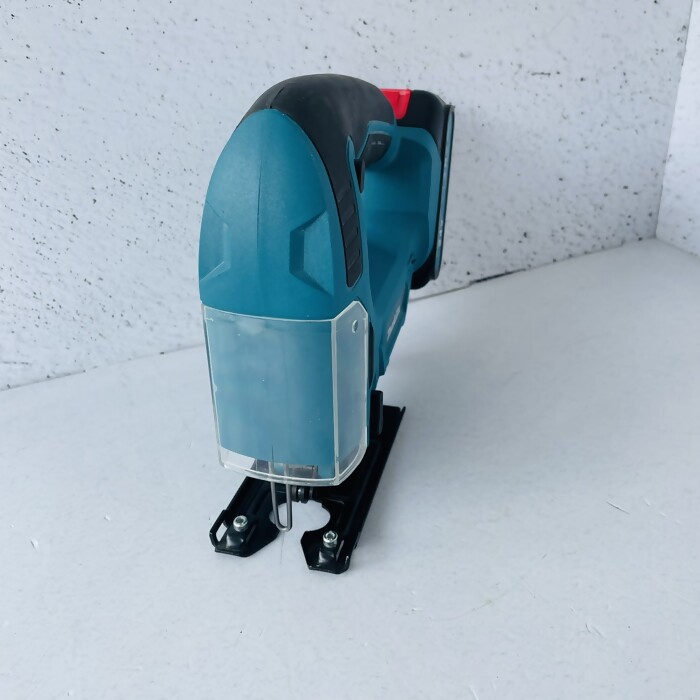 Лобзик Makita JV101DZ