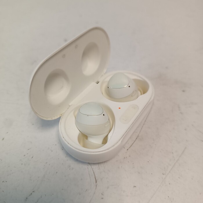 Беспроводные наушники Samsung Galaxy Buds+