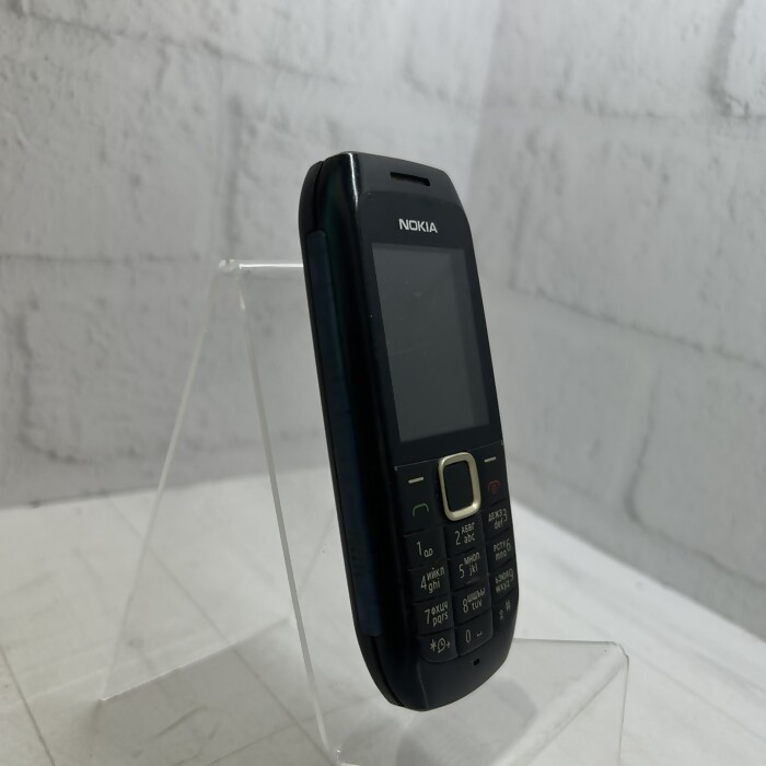 Кнопочный телефон Nokia 100