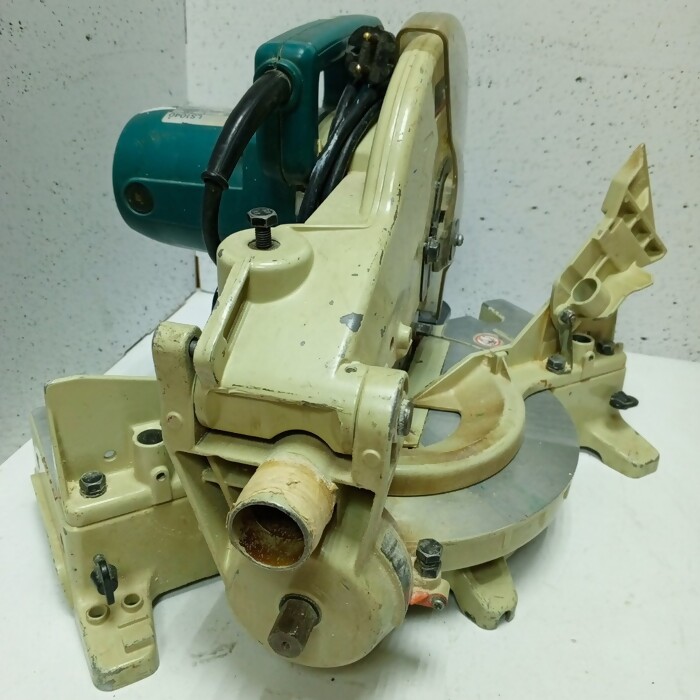 Торцовочная пила Makita LS1040