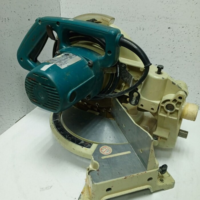 Торцовочная пила Makita LS1040