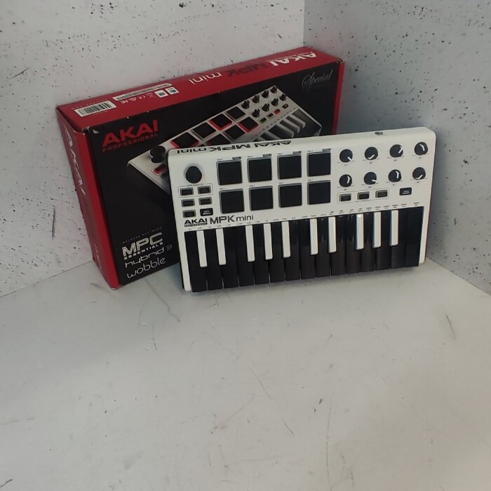 Синтезатор AKAI MPK Mini Play