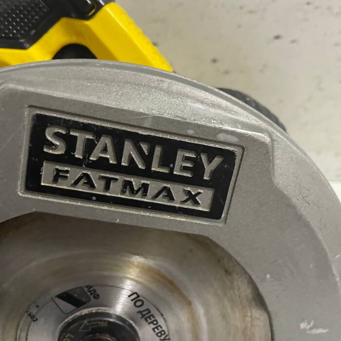 Циркулярная пила Stanley FME301