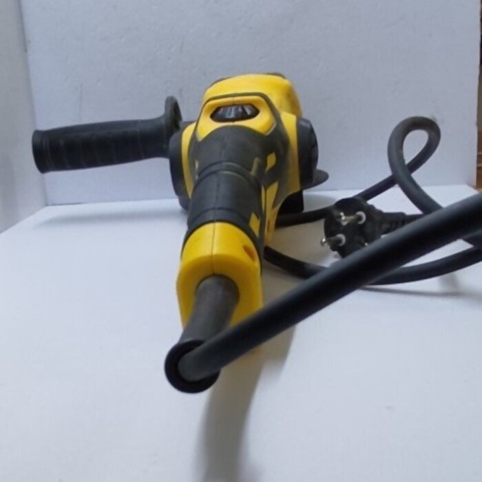 Болгарка DeWalt 4075