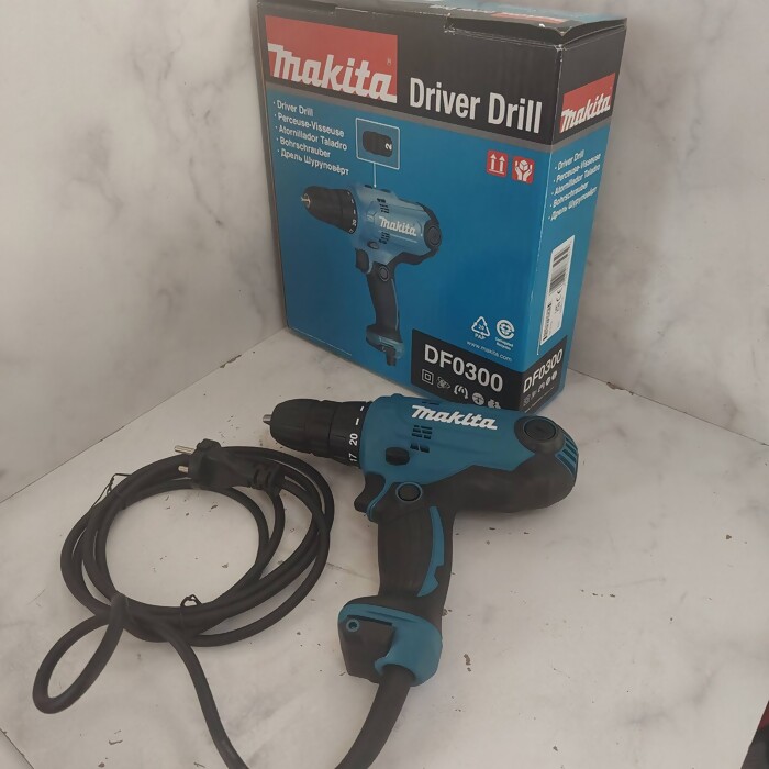 Шуруповерт Makita DF0300