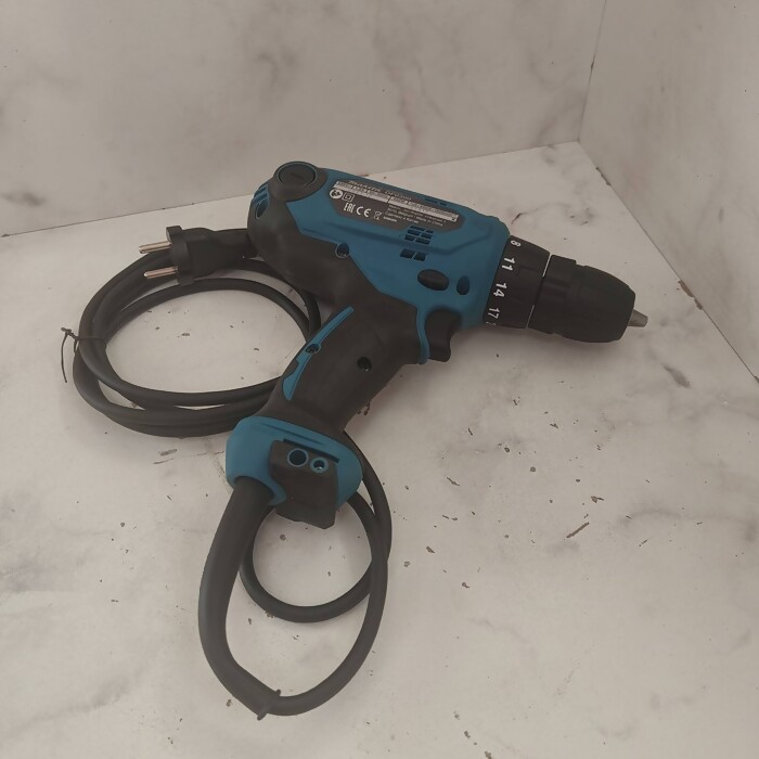 Шуруповерт Makita DF0300