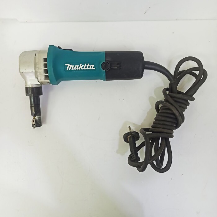 Электроножницы Makita jn1601