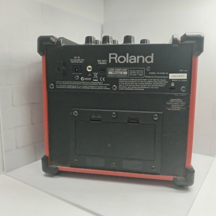 Комбоусилитель Roland Micro Cube