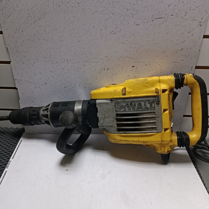 Отбойный молоток Dewalt D25901