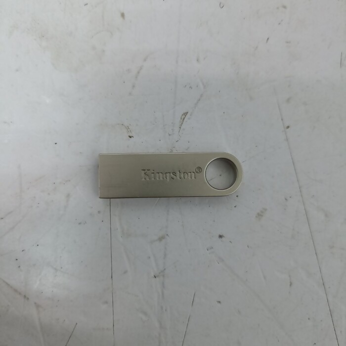 USB Flash-накопитель Kingston NoModel  32 gb