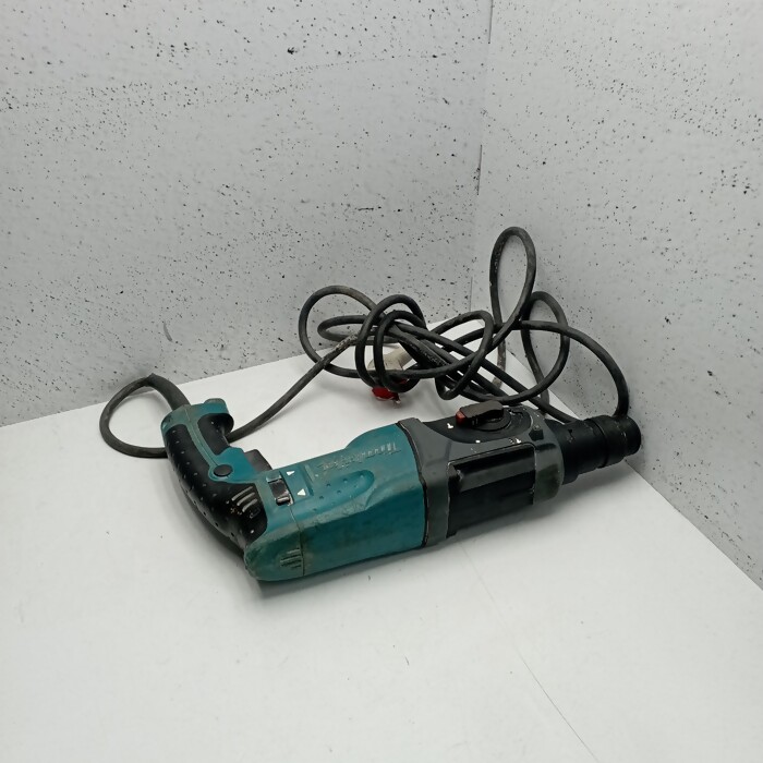 Перфоратор Makita hr2470