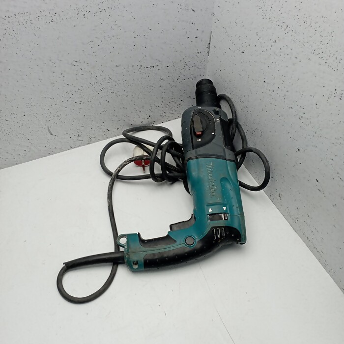Перфоратор Makita hr2470