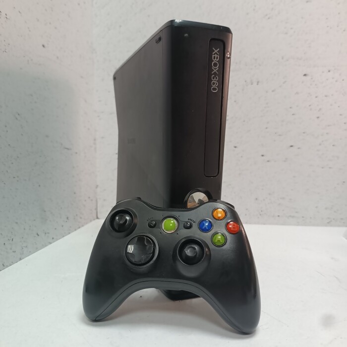 Игровая приставка Microsoft Xbox 360 S 250 ГБ