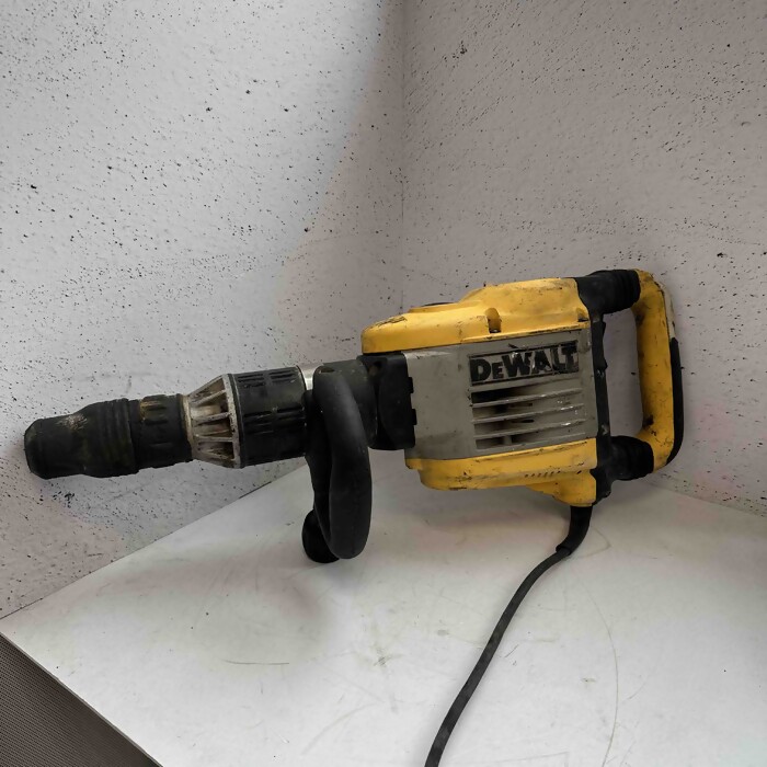 Отбойный молоток Dewalt D 25902 K