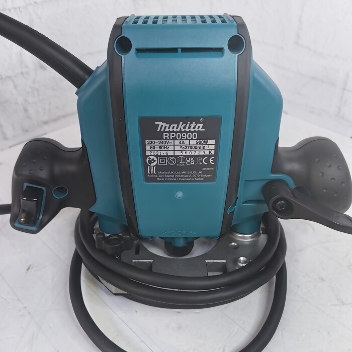 Фрезер Makita RP0900