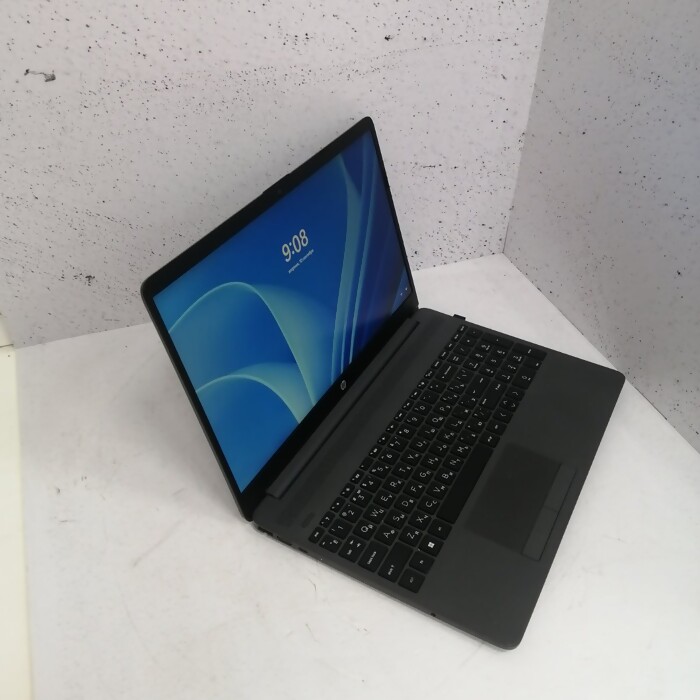 Ноутбук HP 255 G8