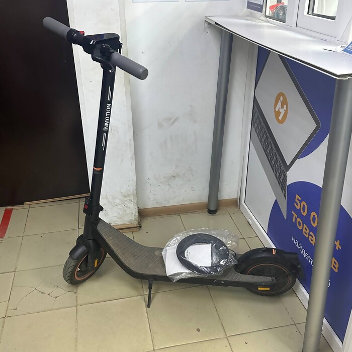 Самокат Электрический Серый  Inmotion Air Pro черный