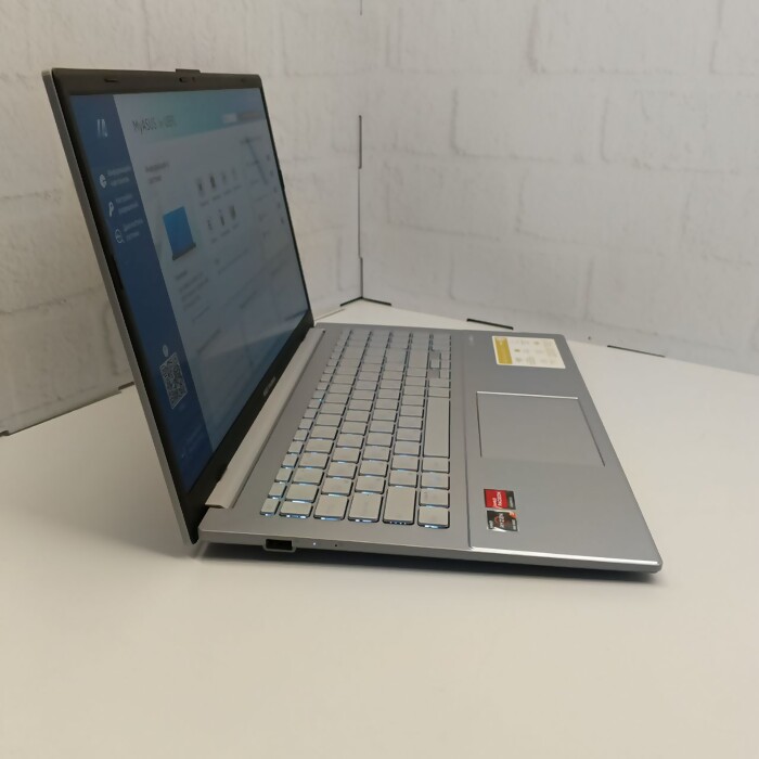 Ноутбук Asus Vivo book 15 E1504F