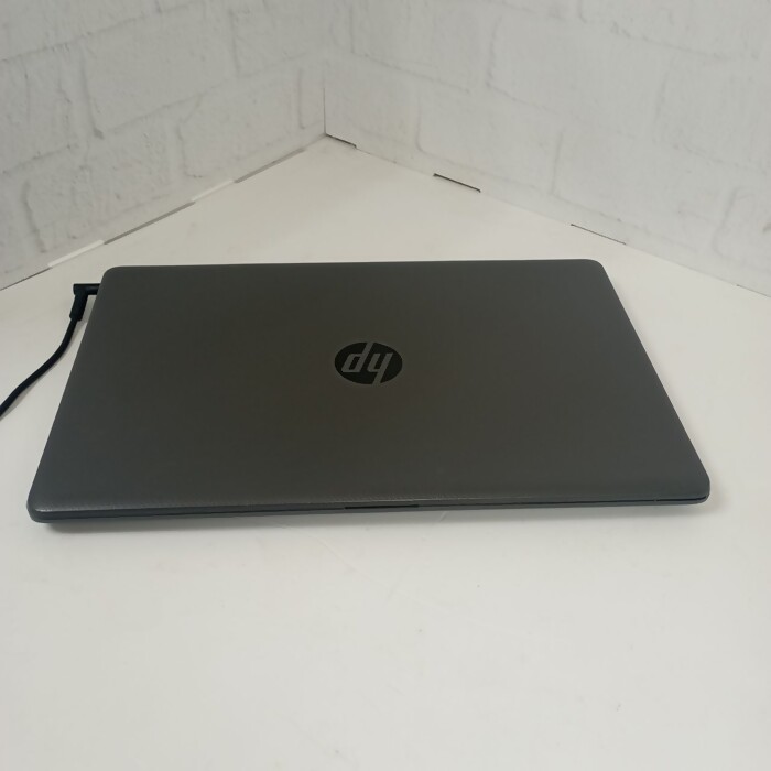 Ноутбук HP 250 G7 6EC71EA