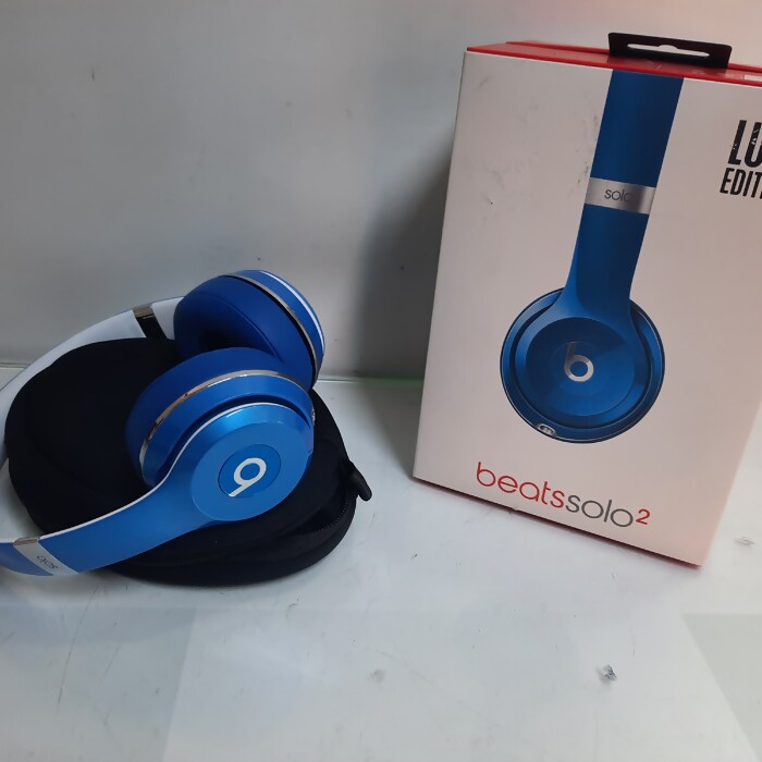 Беспроводные наушники Beats solo2