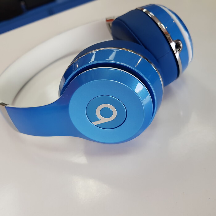 Беспроводные наушники Beats solo2