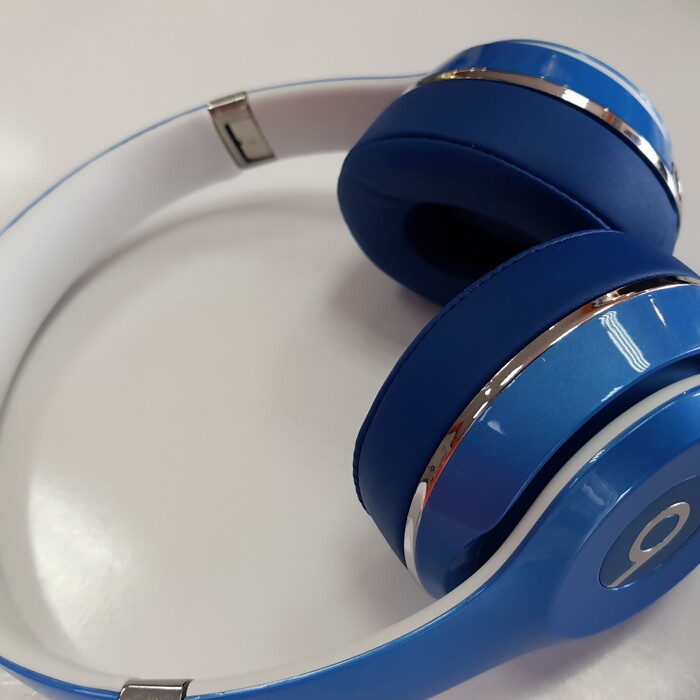 Беспроводные наушники Beats solo2