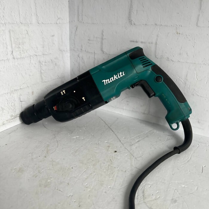 Перфоратор Makita HR2450