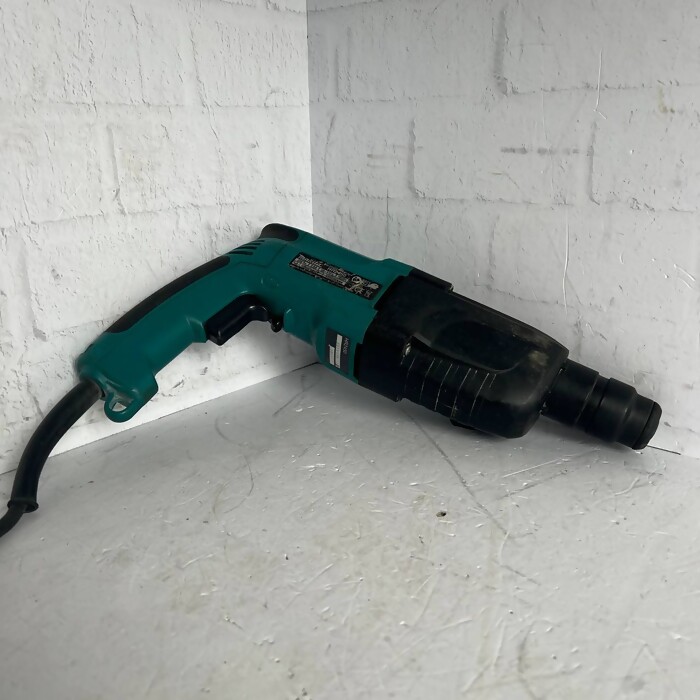 Перфоратор Makita HR2450