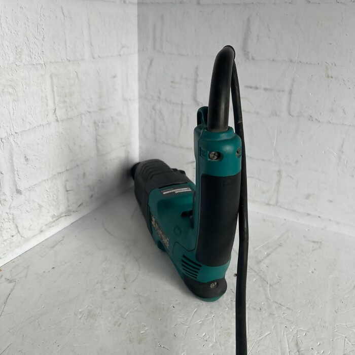 Перфоратор Makita HR2450